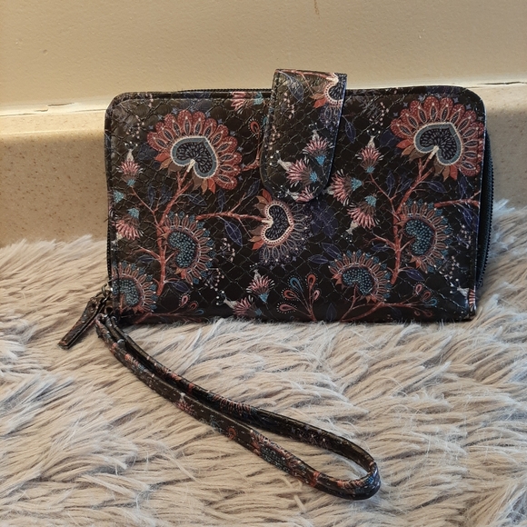 Mundi Vegan Leather Wristlet- New - Picture 6 of 12